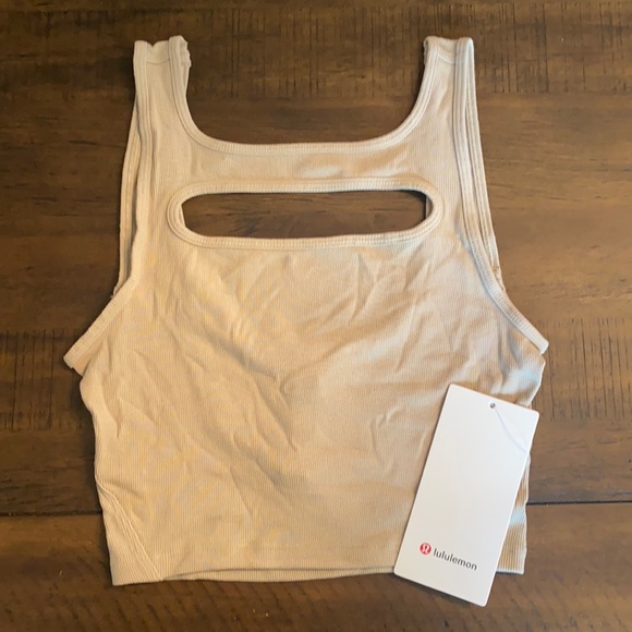 lululemon athletica Tops - LA front cutout crop tank